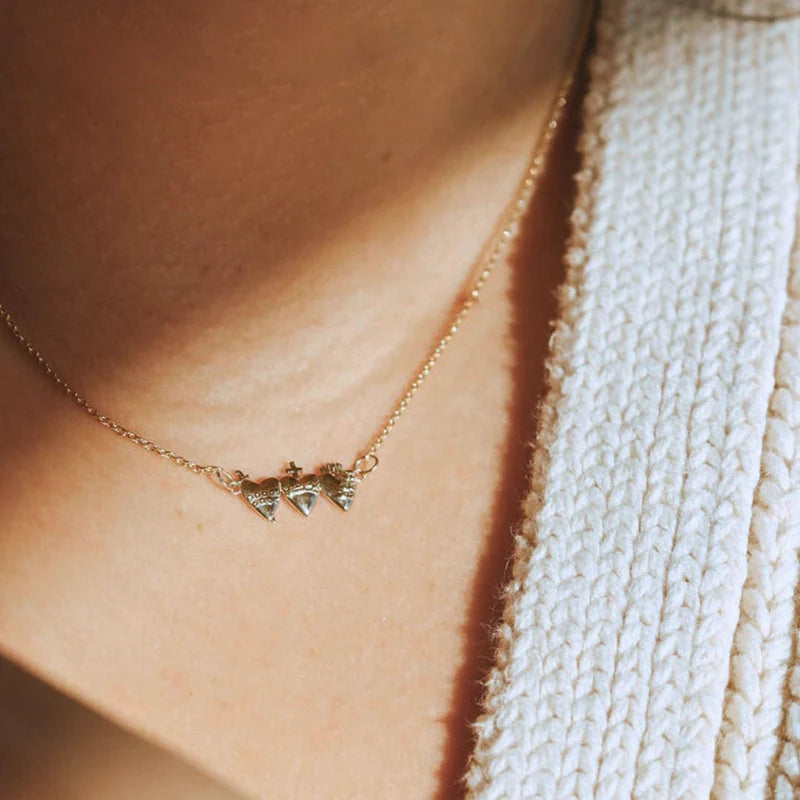 Colar Sagrados Corações Jesus Maria e José