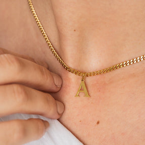 Colar Letra Inicial Chain Banhado em Ouro 18K